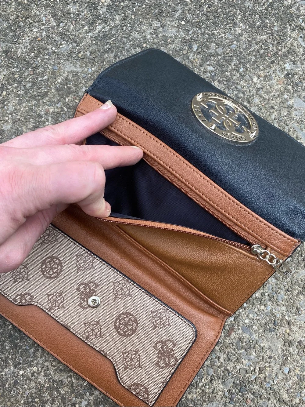 Guess stylish continental